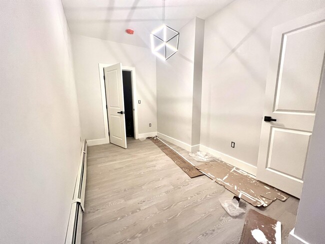 Building Photo - 28 Dales Ave