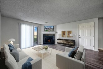 Building Photo - Summit Riverside Apartments