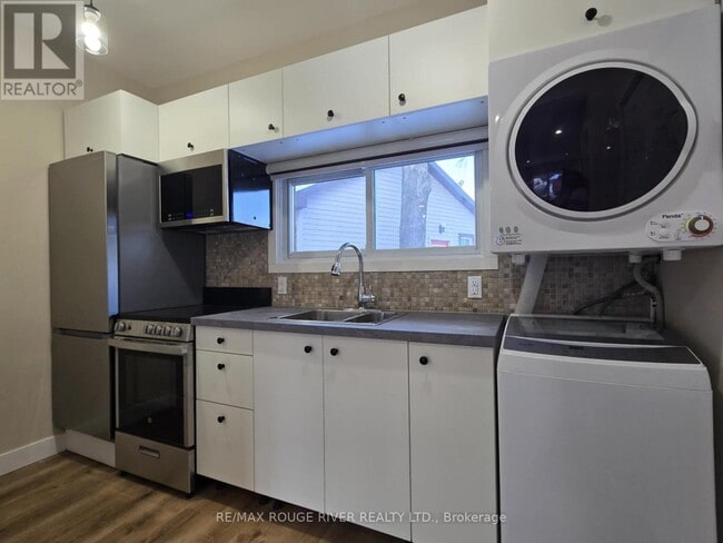 Building Photo - 371 Percy Boom Rd