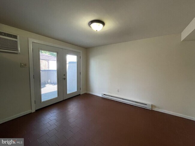 Foto del edificio - 700 E 1st St