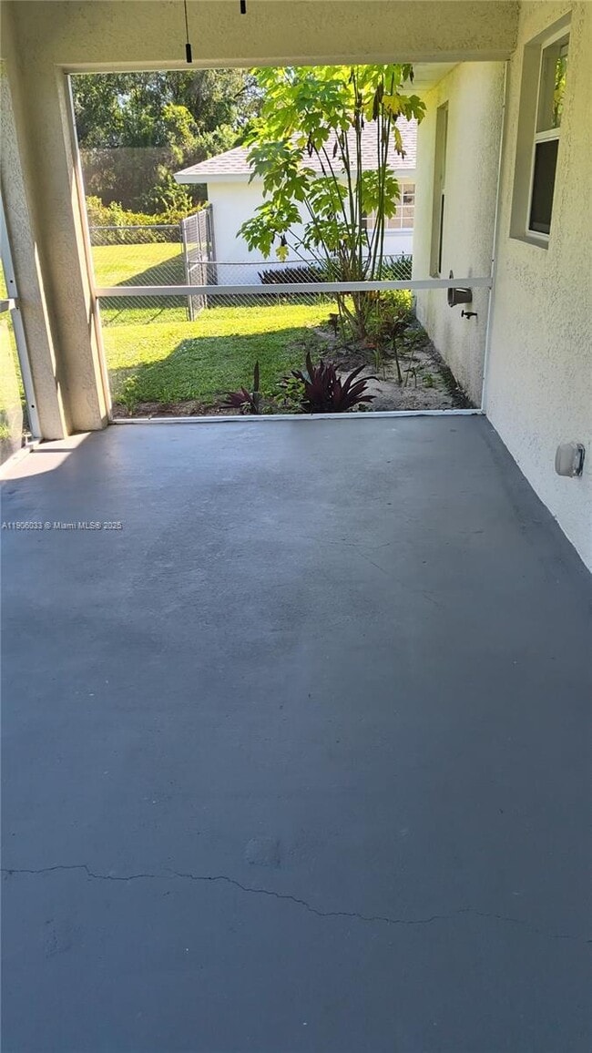 Foto del edificio - 743 Grant Blvd