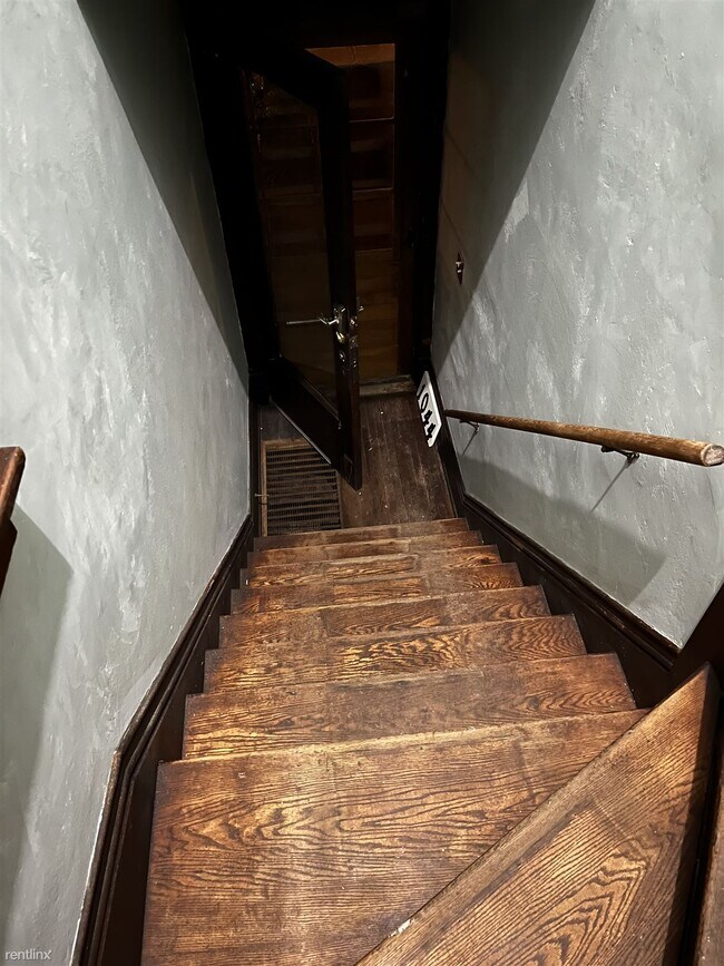Building Photo - 3 br, 1 bath House - 1042 East Gorham Stre...