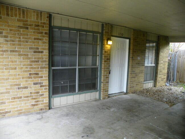 Building Photo - 1708.1710 Rawhide Loop