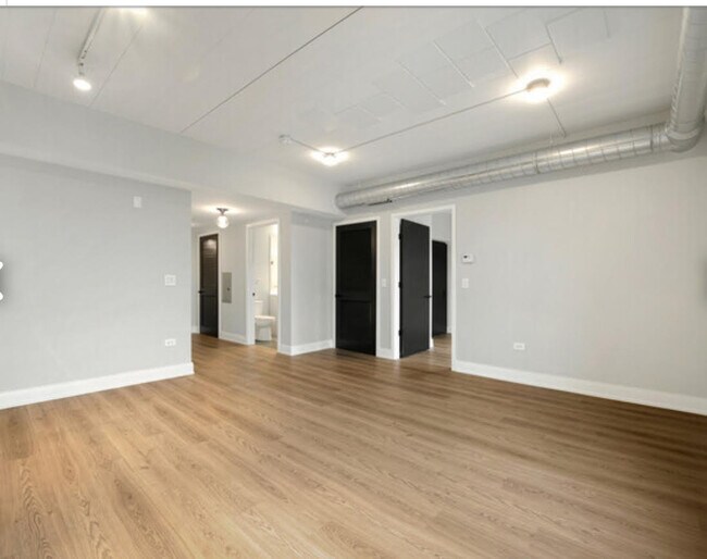 Foto del edificio - 941 W Belmont Ave