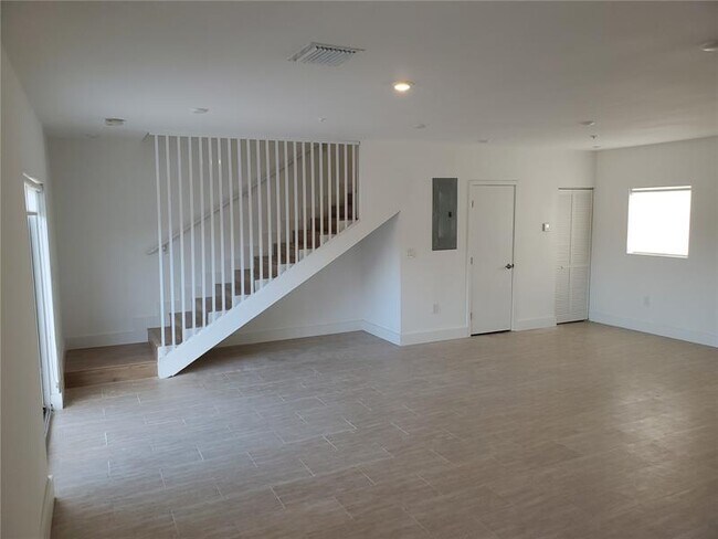 Foto del edificio - 6336 SW 27th St