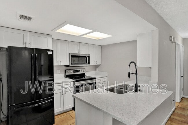 Building Photo - 8386 Windypine Ln