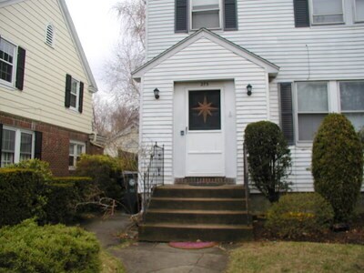 Primary Photo - 273 Rochambeau Ave