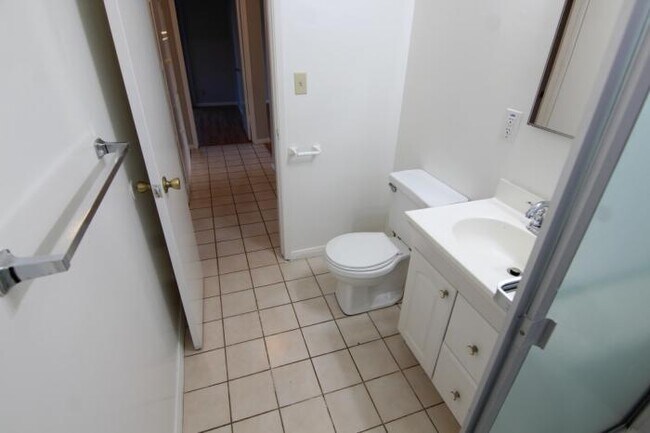 Building Photo - 2 bedroom in Torrance CA 90502