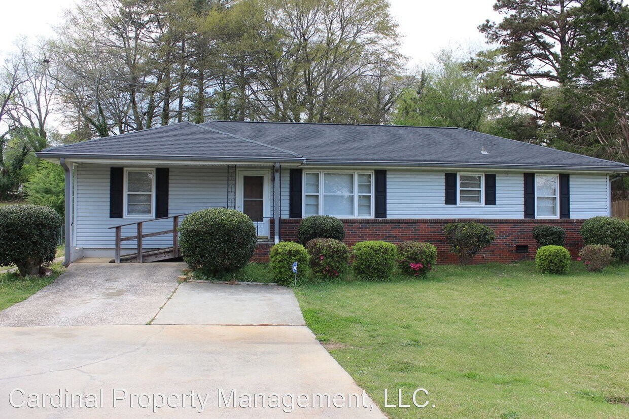 Primary Photo - 3 br, 1 bath House - 2664 Olive Springs Rd Se