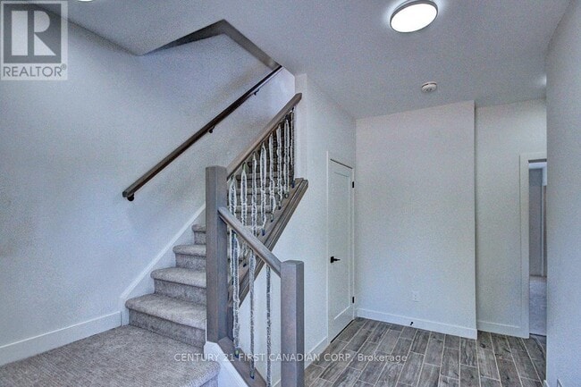 Building Photo - 173 William St