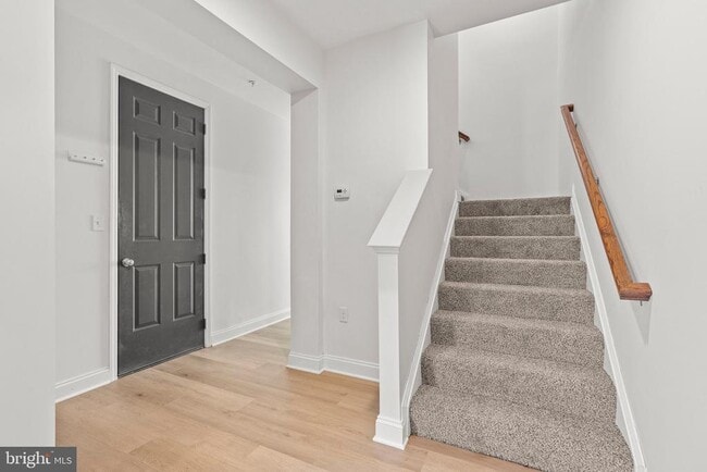 Building Photo - 521 Fawn Ln