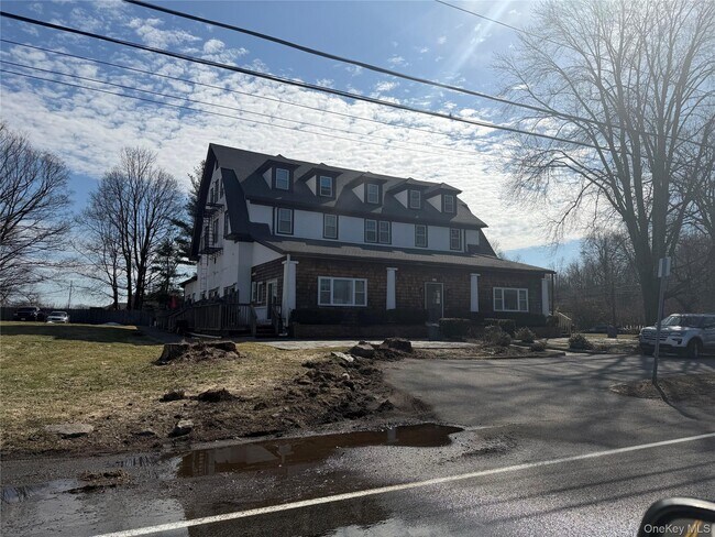 Building Photo - 185 E Lake Blvd