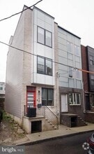 Building Photo - 1449 N Myrtlewood St