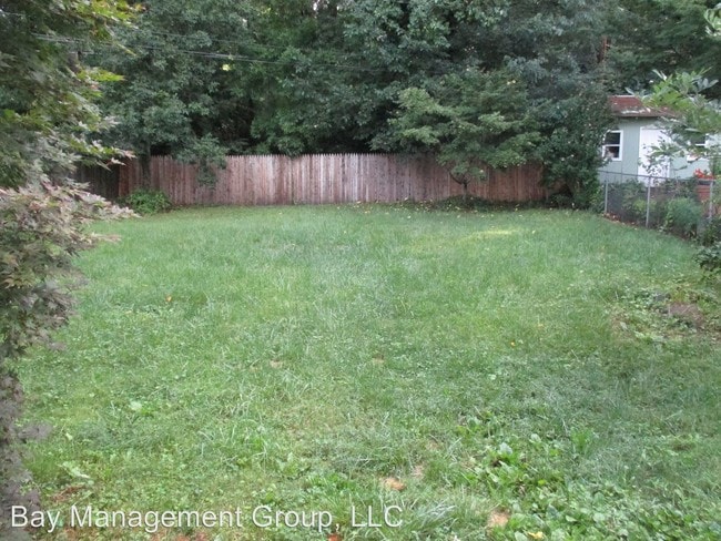 Building Photo - 4 br, 3 bath House - 1009 Kingston Rd