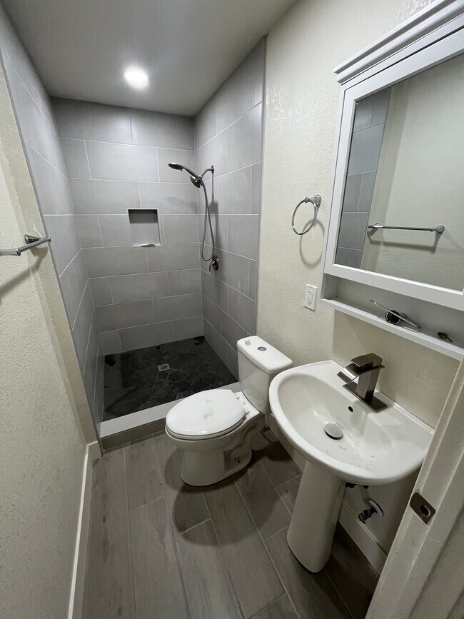 Foto del edificio - 8701 El Chapul Way