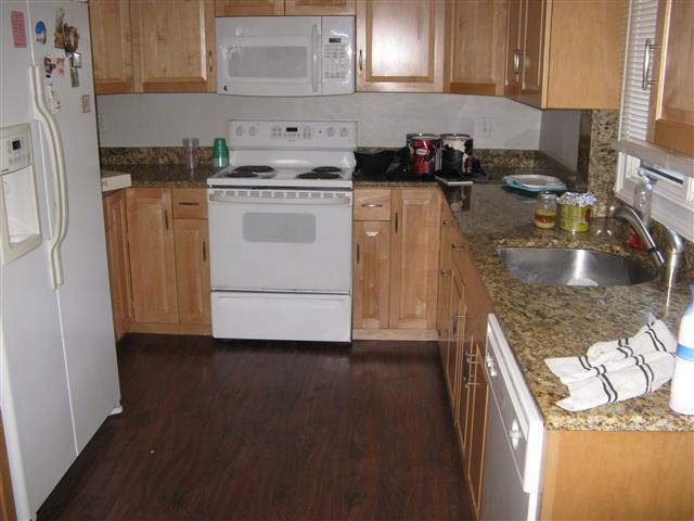 Building Photo - 12 Maple Dr