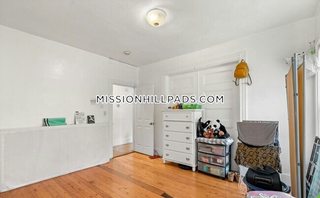 Foto del edificio - 76 Hillside St