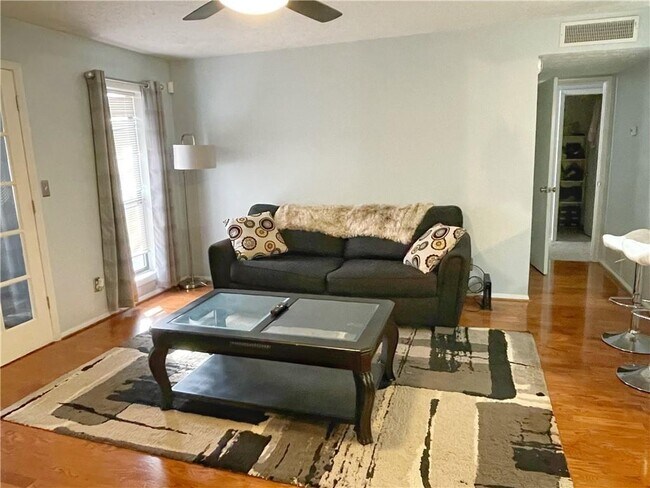 Foto del edificio - 514 Summit N Dr NE