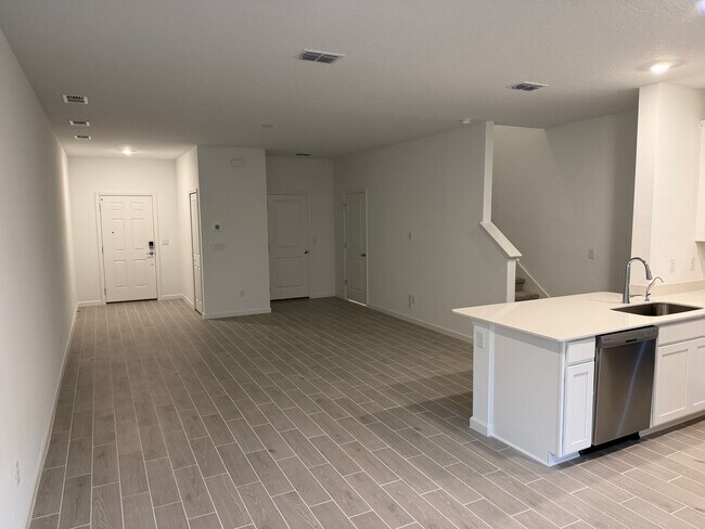 Foto del edificio - Brand-New Town Home in Shearwater with Resort-Style Amenities