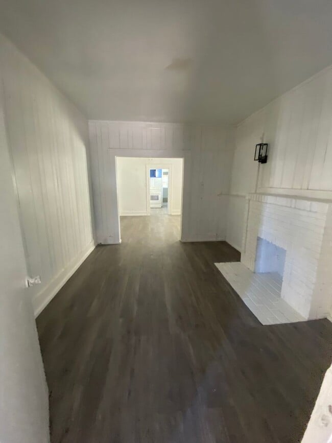 Building Photo - 816 S 19th St