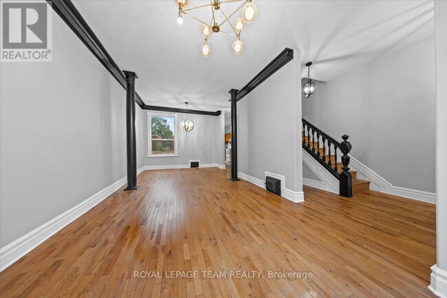 Building Photo - 134 Elm St