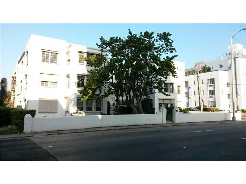 Primary Photo - 3624 Collins Ave