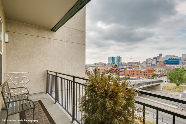 Foto del edificio - 1441 Central St