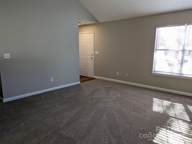 Building Photo - 329 Cedarcroft Dr