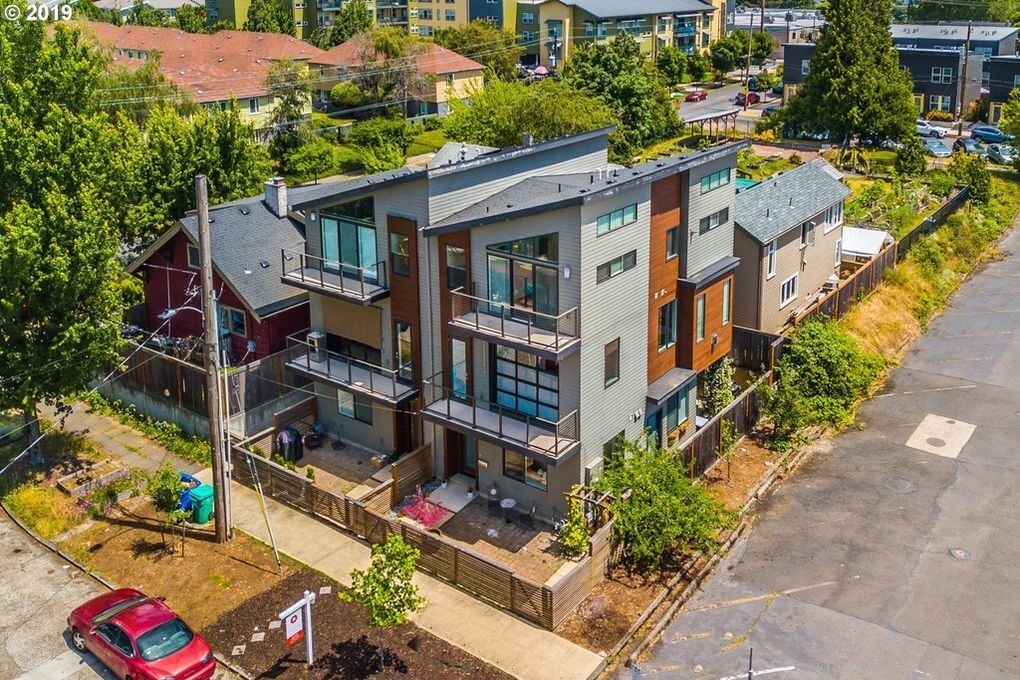 Foto principal - 4932 N Haight Ave