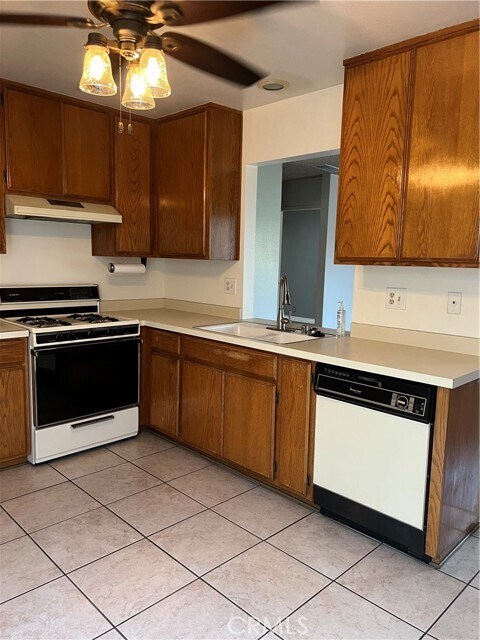 Foto del edificio - 8333 5th St