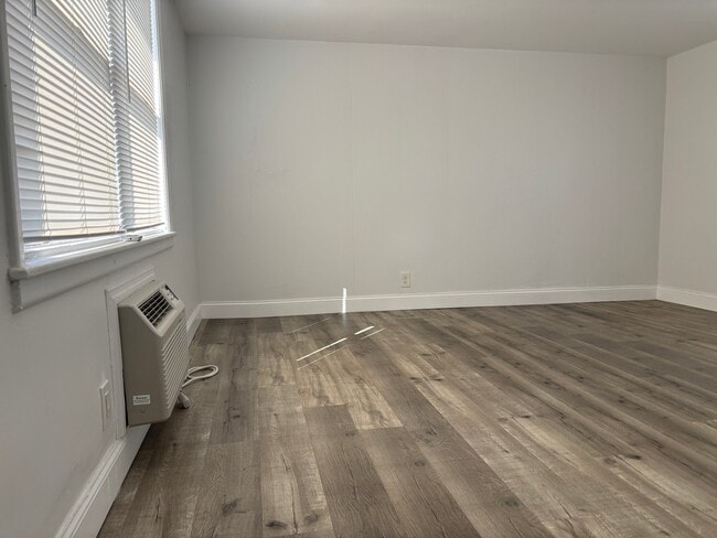 Photo - 3507 Broadway Apartment