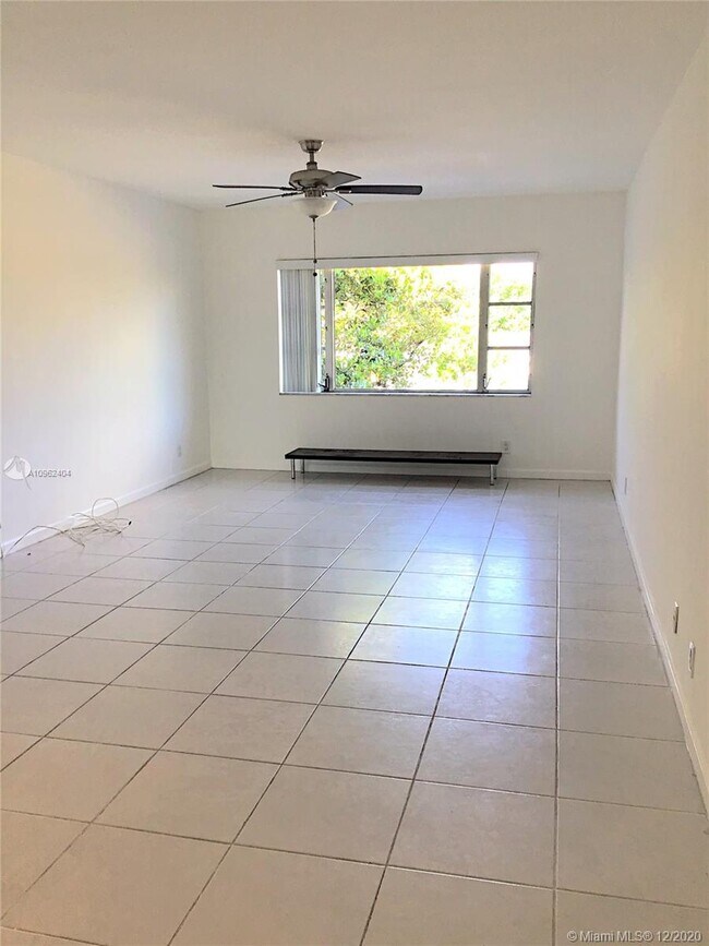 Foto del edificio - 5800 NE 22nd Way