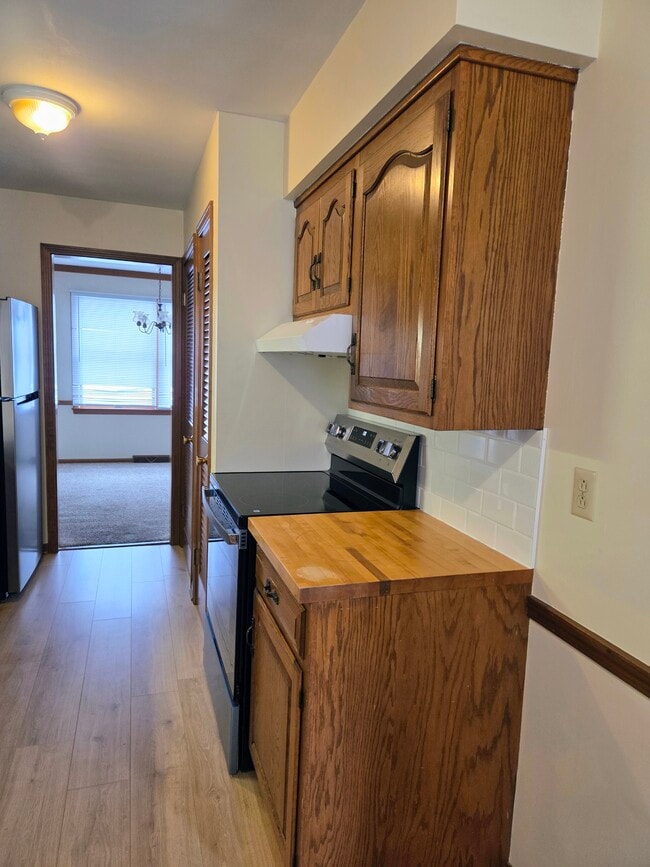 Foto del edificio - 495 Shadydale Dr