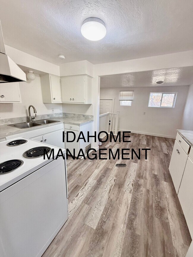 Foto del edificio - Updated 1 bedroom for rent neat Idaho State.