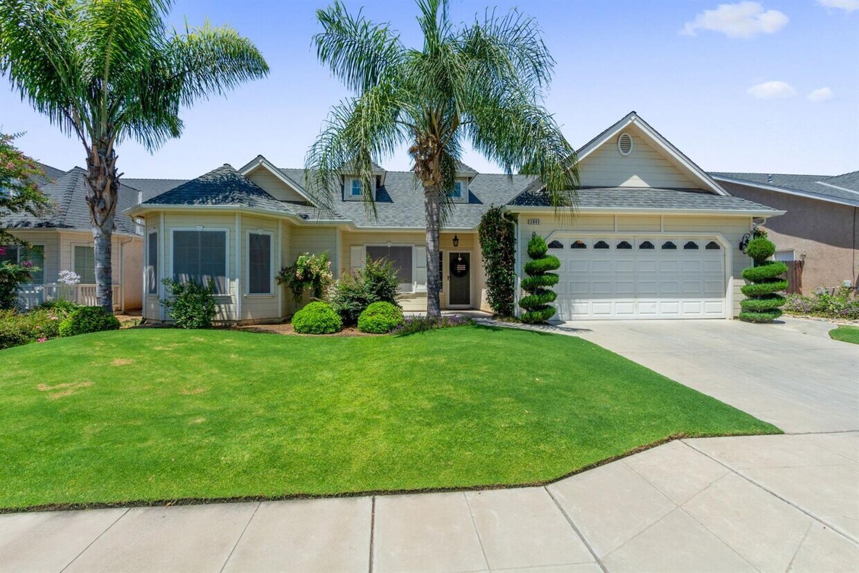 2802 E Christopher Dr, Fresno, CA 93720 House for Rent in Fresno, CA