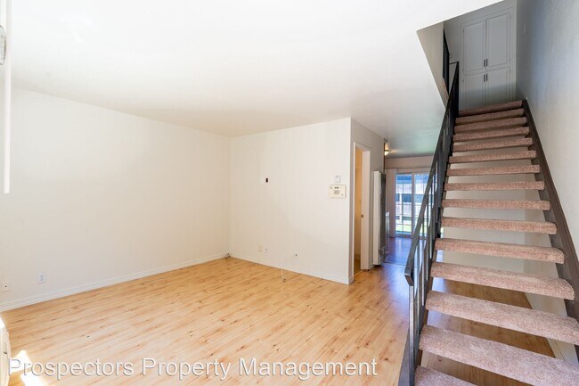 Building Photo - 2 br, 1.5 bath House - 7721 Murray Ave