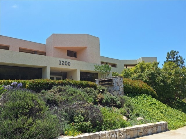 Building Photo - 3200 La Rotonda Dr