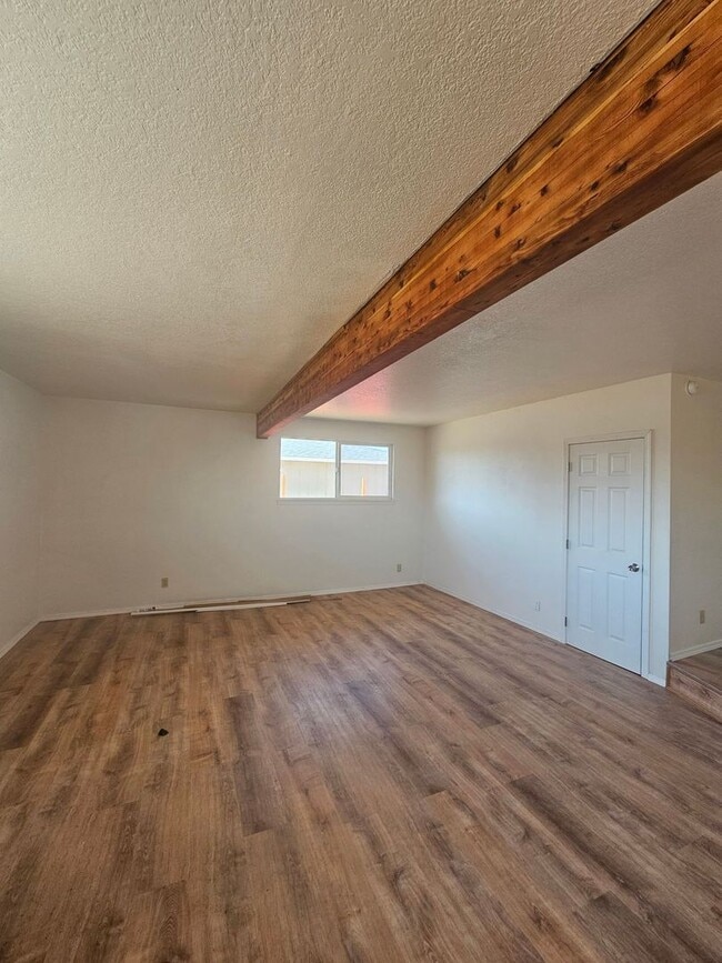 Building Photo - Newly Updated Home with Large Fenced Yard & Detached Garage!
