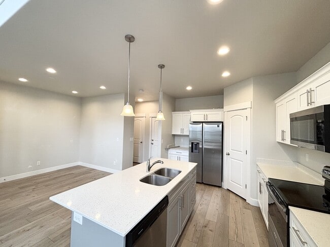 Building Photo - 3742 Canyon Falls Dr