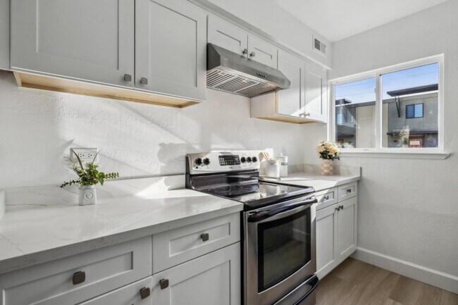 Foto del edificio - 3213 Admiralty Ln
