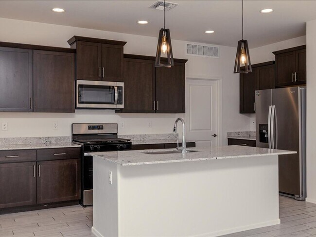 Foto del edificio - 4 Bedroom 2.5 Bathroom