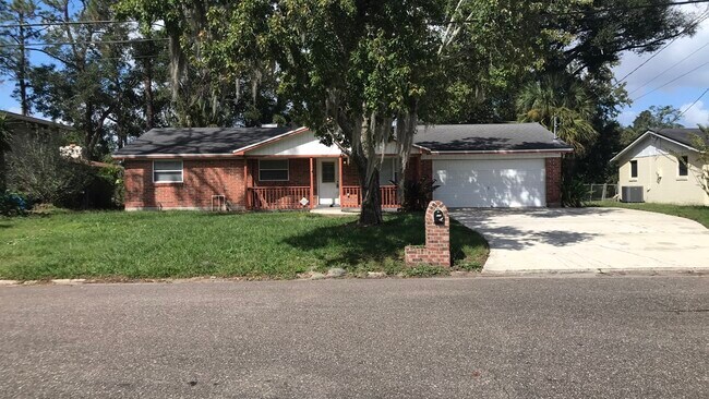 Building Photo - 2101 Courtney Dr