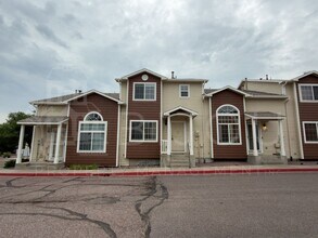 Building Photo - 2533 Mesa Springs View