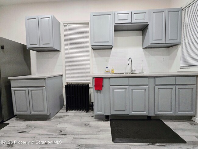 Foto del edificio - 905 Quincy Ave