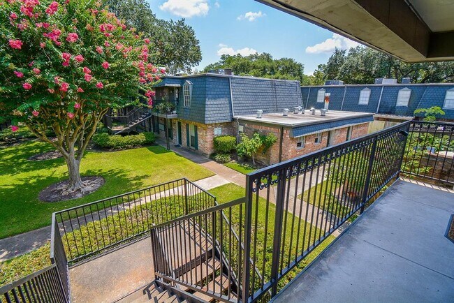 Building Photo - 8947 Gaylord Dr