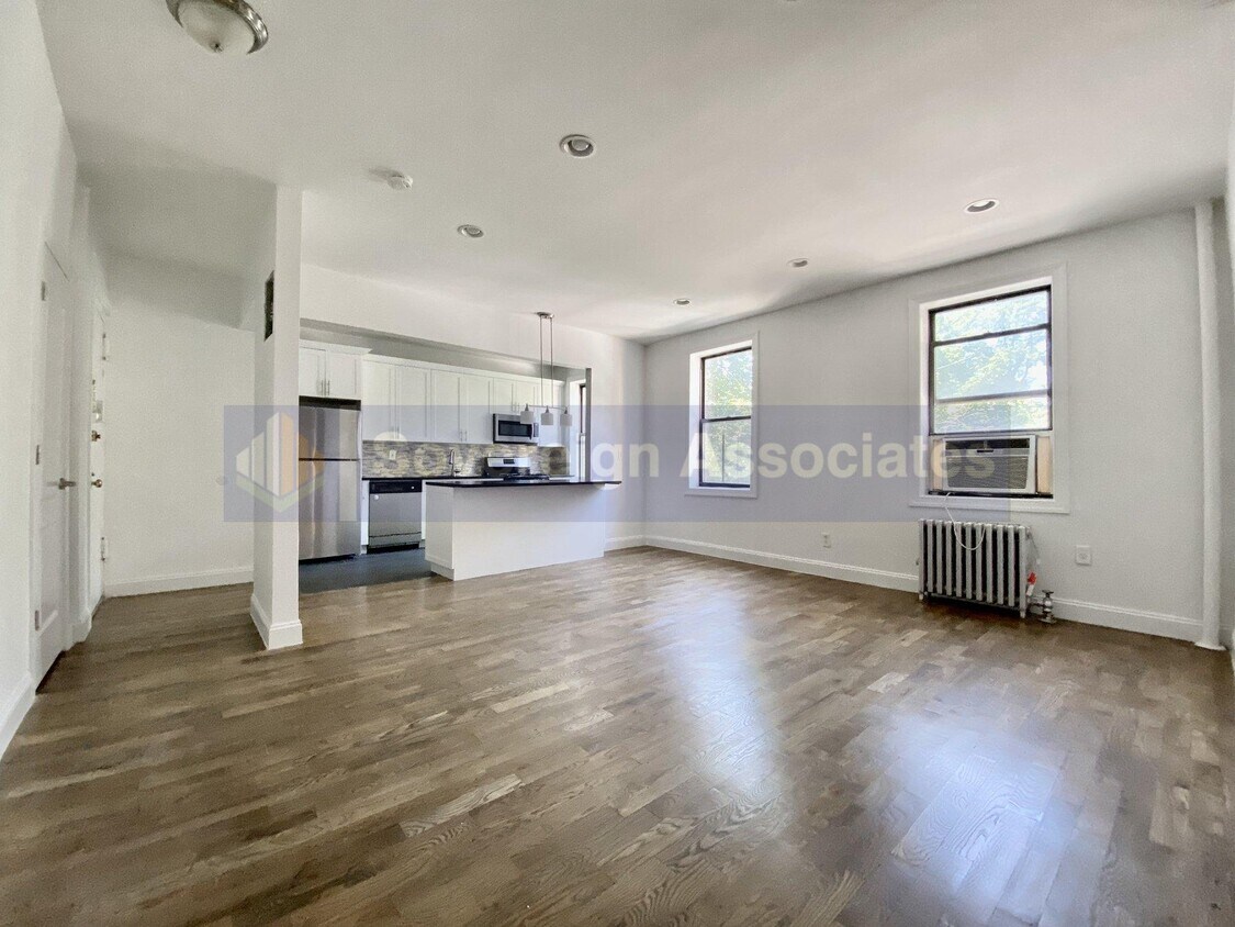 Foto principal - 165 Pinehurst Avenue