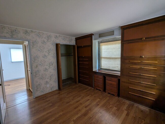 Building Photo - Charming Scotts Valley Cottage with Modern...