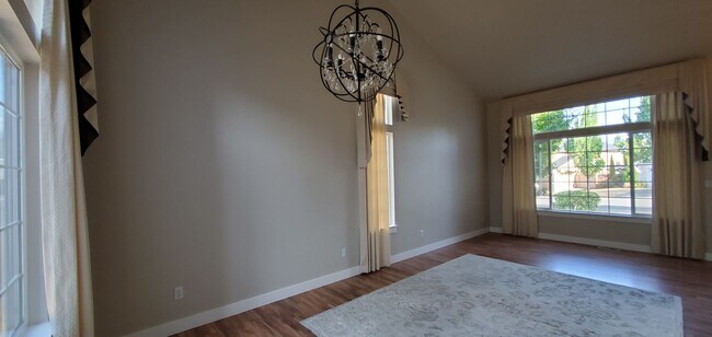Building Photo - Lakeland Hills 4 bed 3 bath Beauty for Rent.