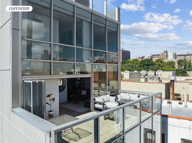 Foto del edificio - 313 W 121st St