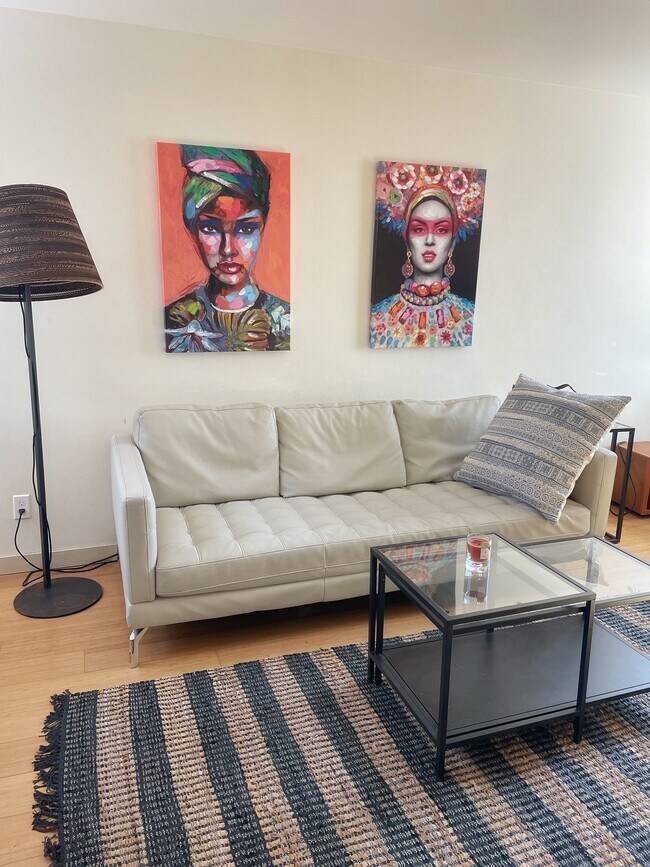 Foto del edificio - 905 Cherry St